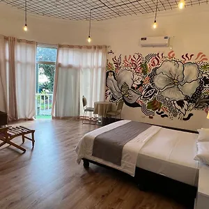 nazu-city-hostel.guayaquilhotels.org/