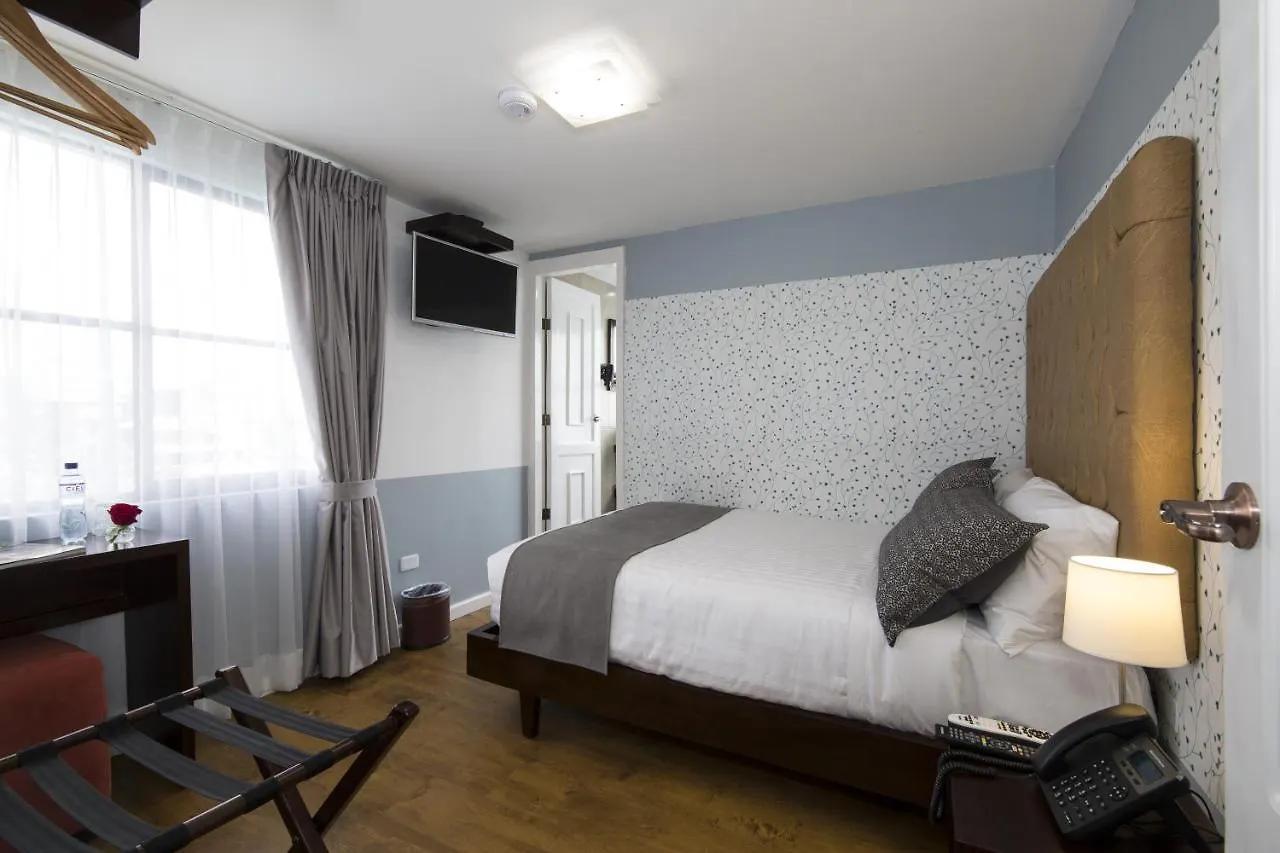 Terra Premium Hostal Boutique Quito 3*,