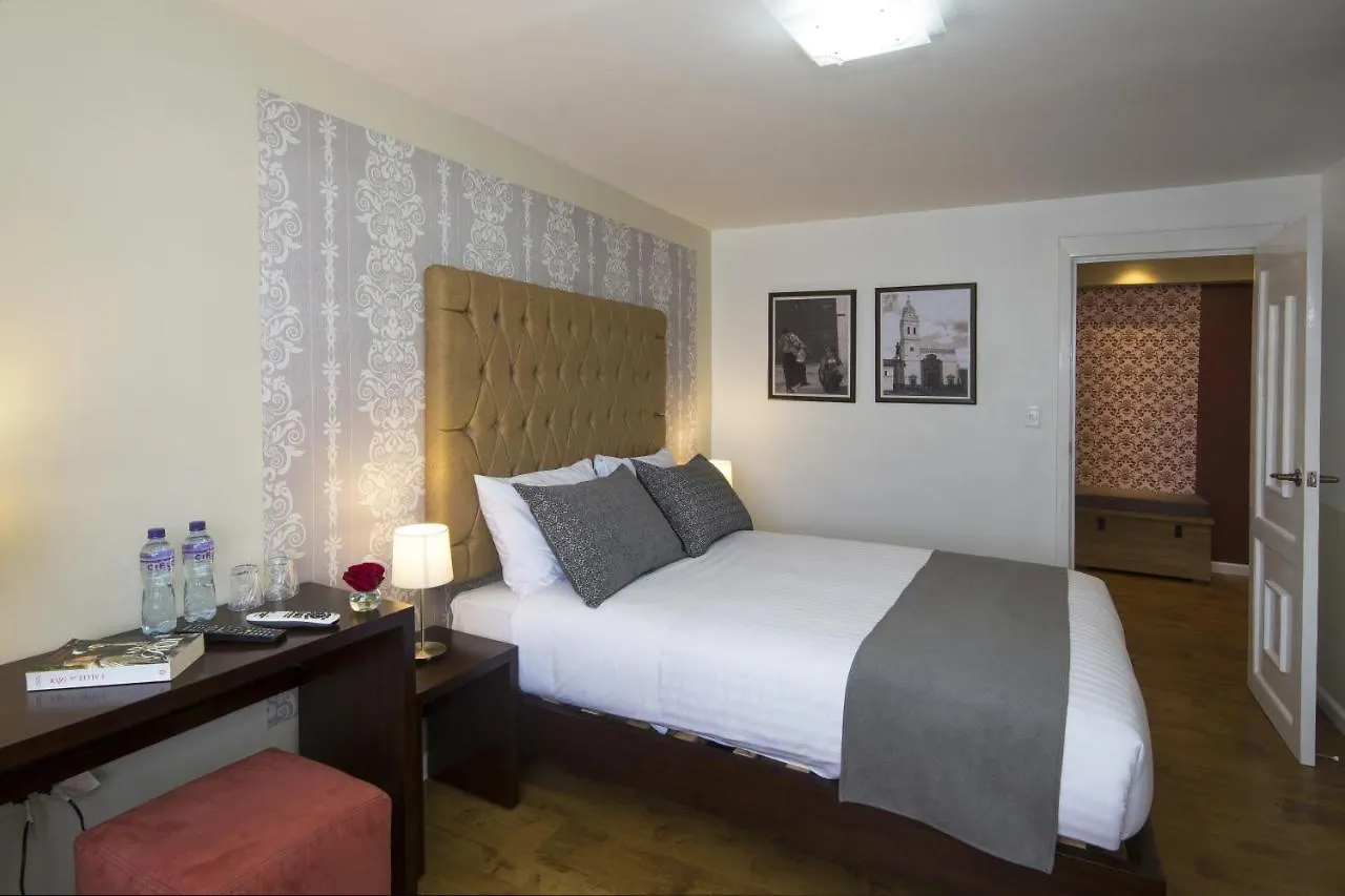 Terra Premium Hostal Boutique Quito 3*,